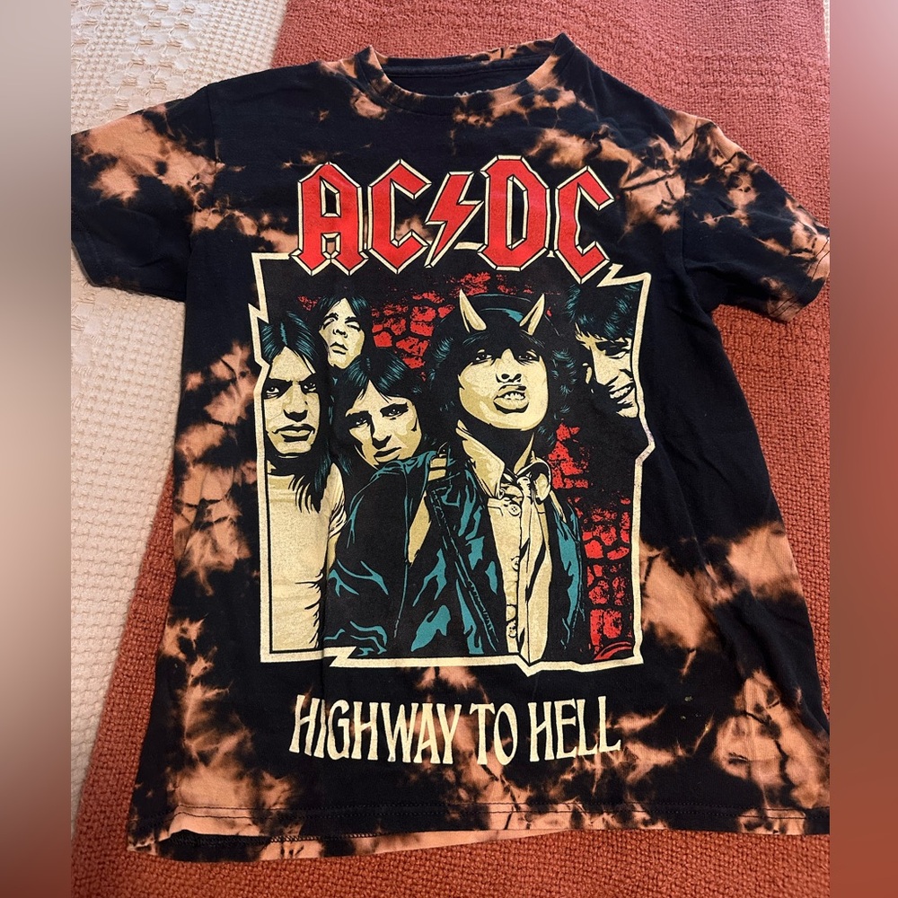 AC/DC Tee - Picture 2 of 3
